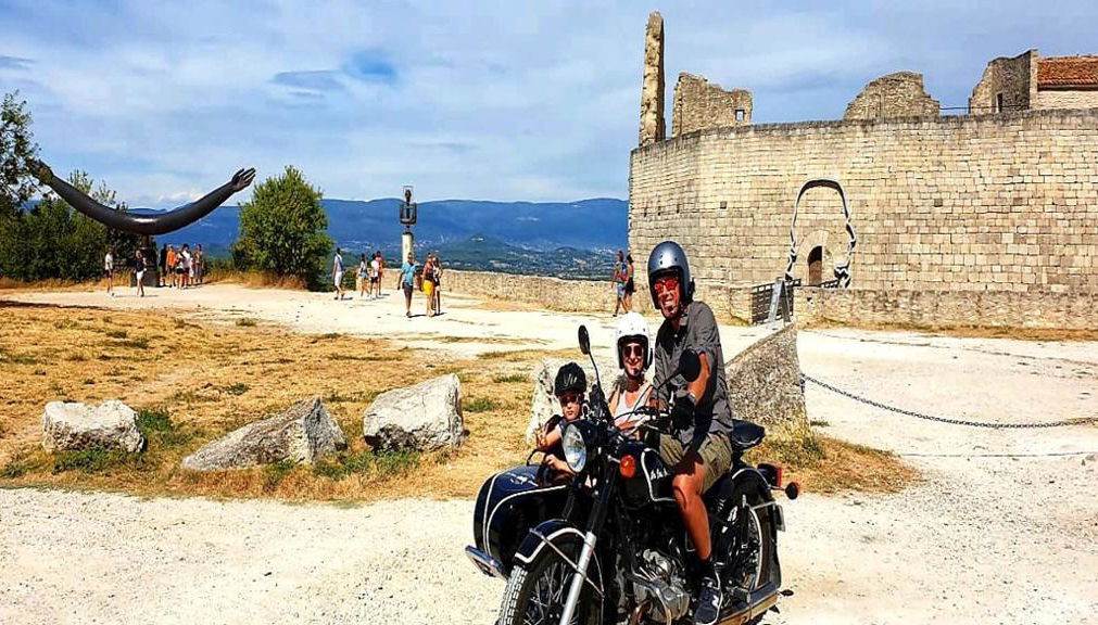 Vineyards wine tour in the Luberon - Photo 1